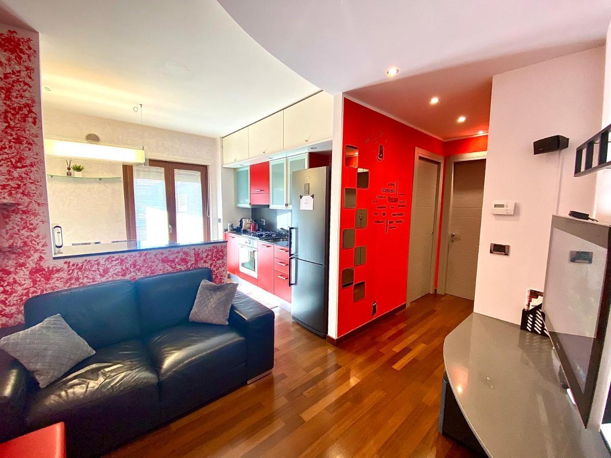 Red House Apartment Monfalcone Bagian luar foto