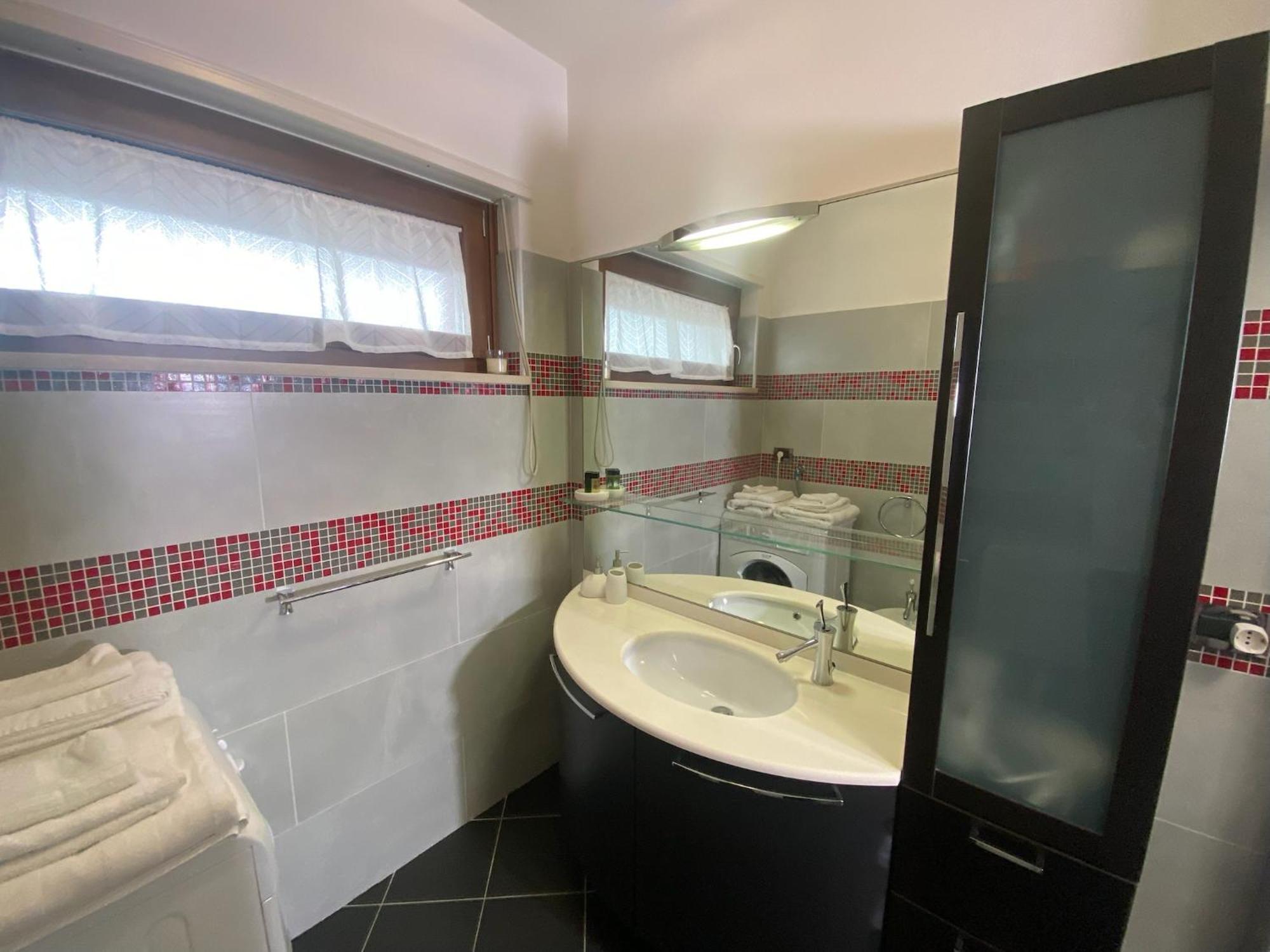 Red House Apartment Monfalcone Bagian luar foto